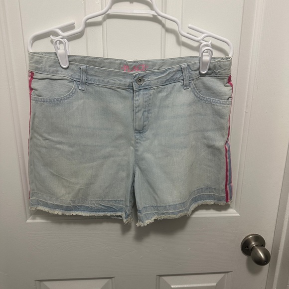 The Children's Place Light Blue Jean Shorts with Pink Trim - Picture 1 of 6